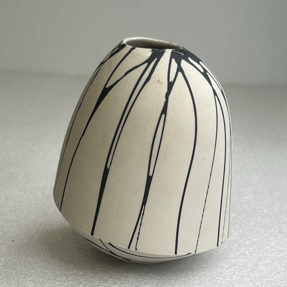 Paint Splatter Bud Vase By Bean‎ And Bailey Ceramics Anthropologie - Picture 9 of 12